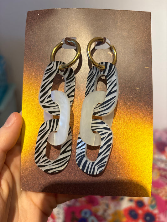 Zebra print chains
