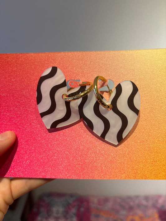 Black and white hearts